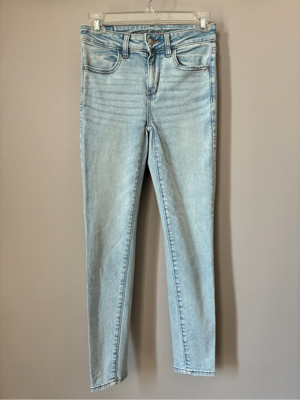 American Eagle Outfitters Light Wash Skinny Jeans